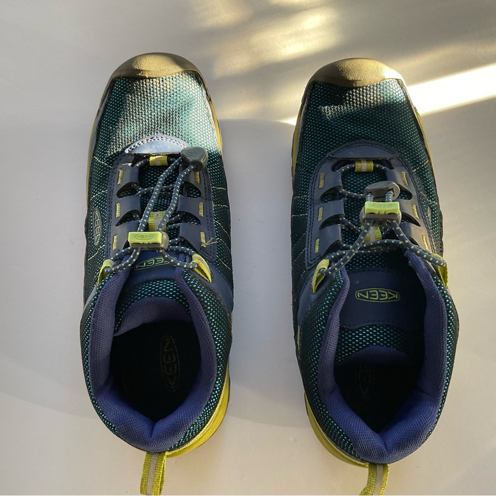 VGUC Keen Trail Shoes - Big Kid Sz 4 - Picture 3 of 8